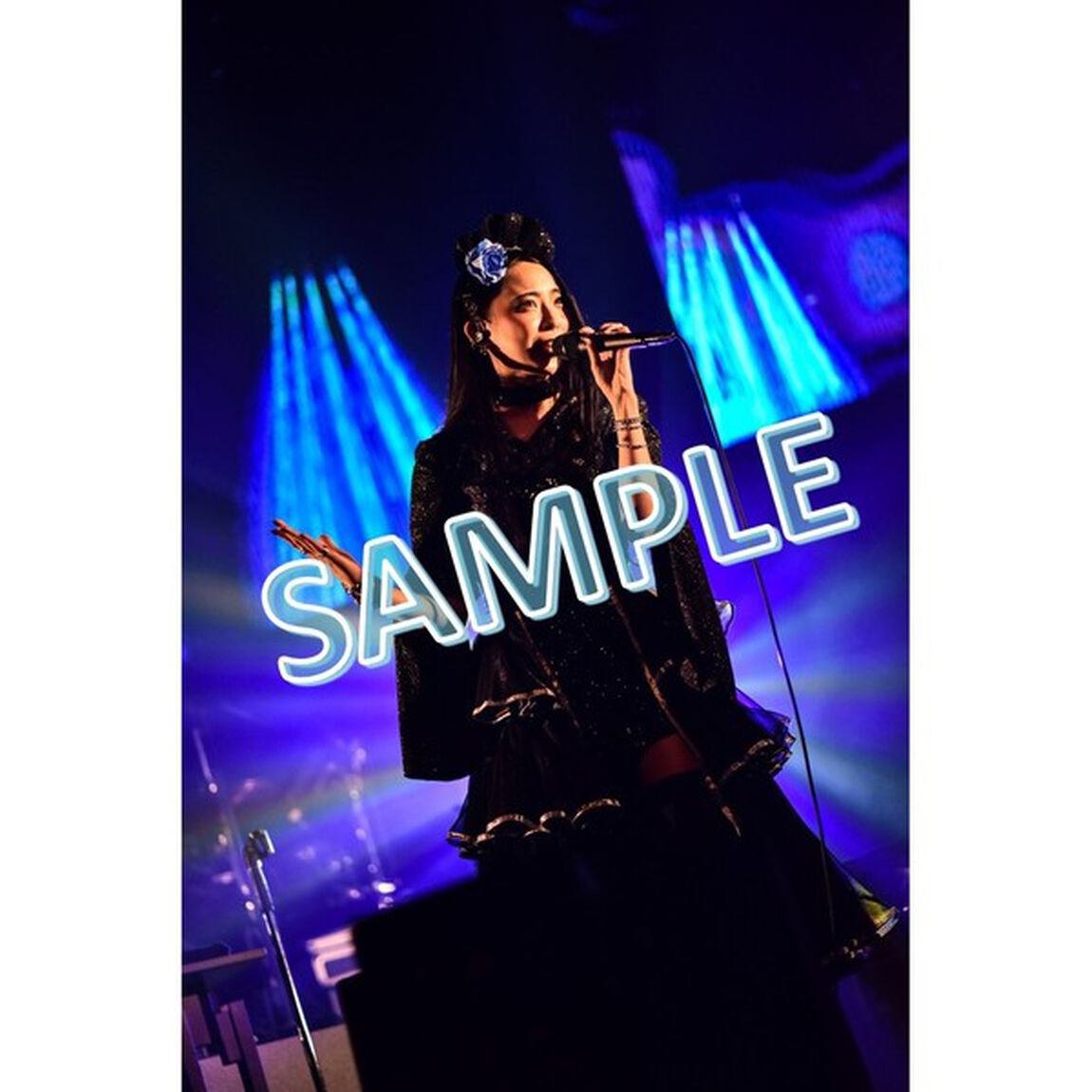 BAND-MAID／BAND-MAID WORLD DOMINATION TOUR 【進化】 at LINE CUBE SHIBUYA（渋谷公会堂）＜セブンネット限定特典：ポストカード SAIKI Ver.付き＞（Ｂｌｕ－ｒａｙ　Ｄｉｓｃ）