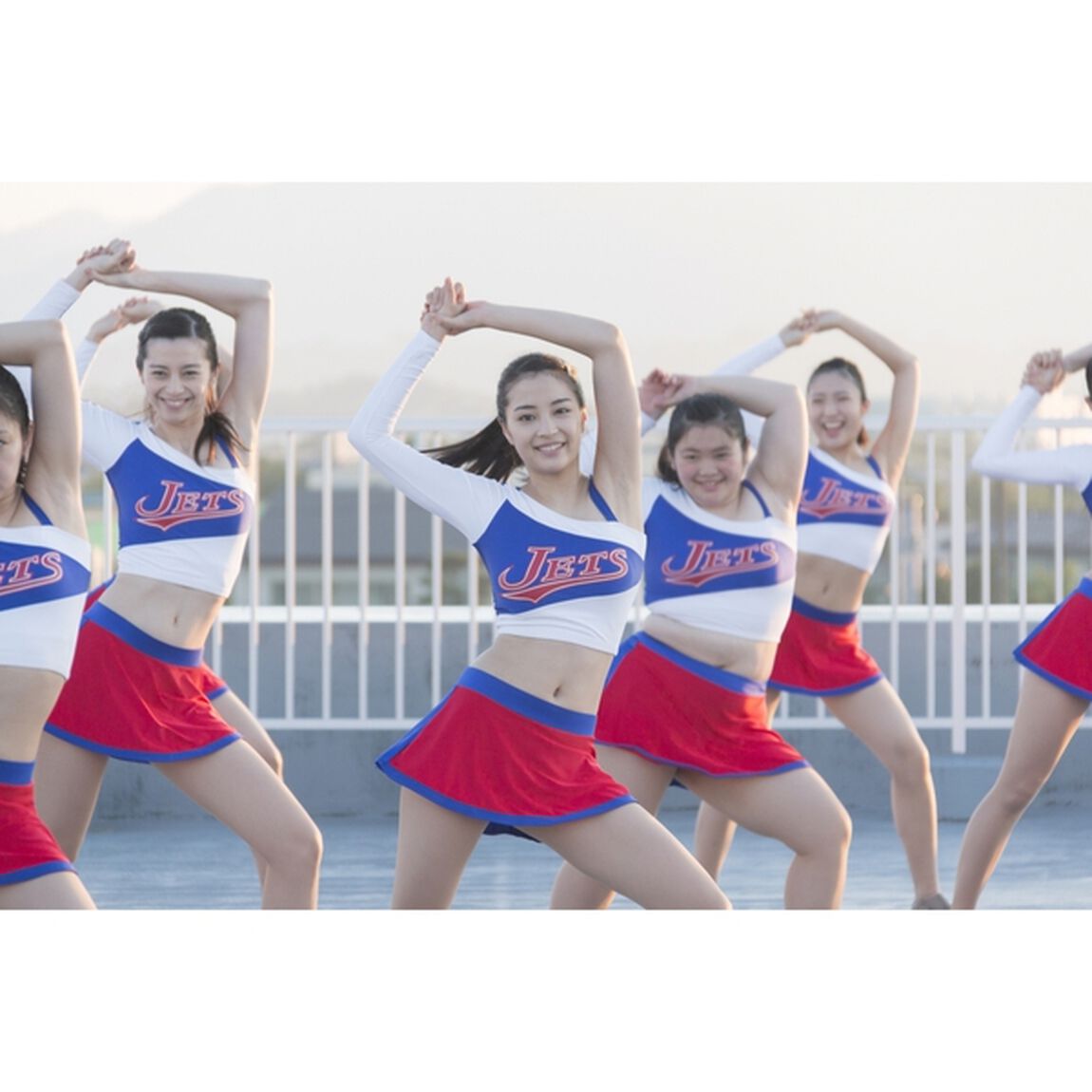 チア☆ダン 〜女子高生がチアダンスで全米制覇しちゃったホントの話〜 Blu-ray 豪華版＜セブンネット特典：マグネットクリップ JETSユニフォーム3種セット付き＞（Ｂｌｕ－ｒａｙ Ｄｉｓｃ）（Ｂｌｕ－ｒａｙ　Ｄｉｓｃ）