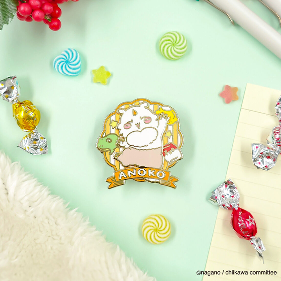 大きめギミックピンバッジ　あのこ