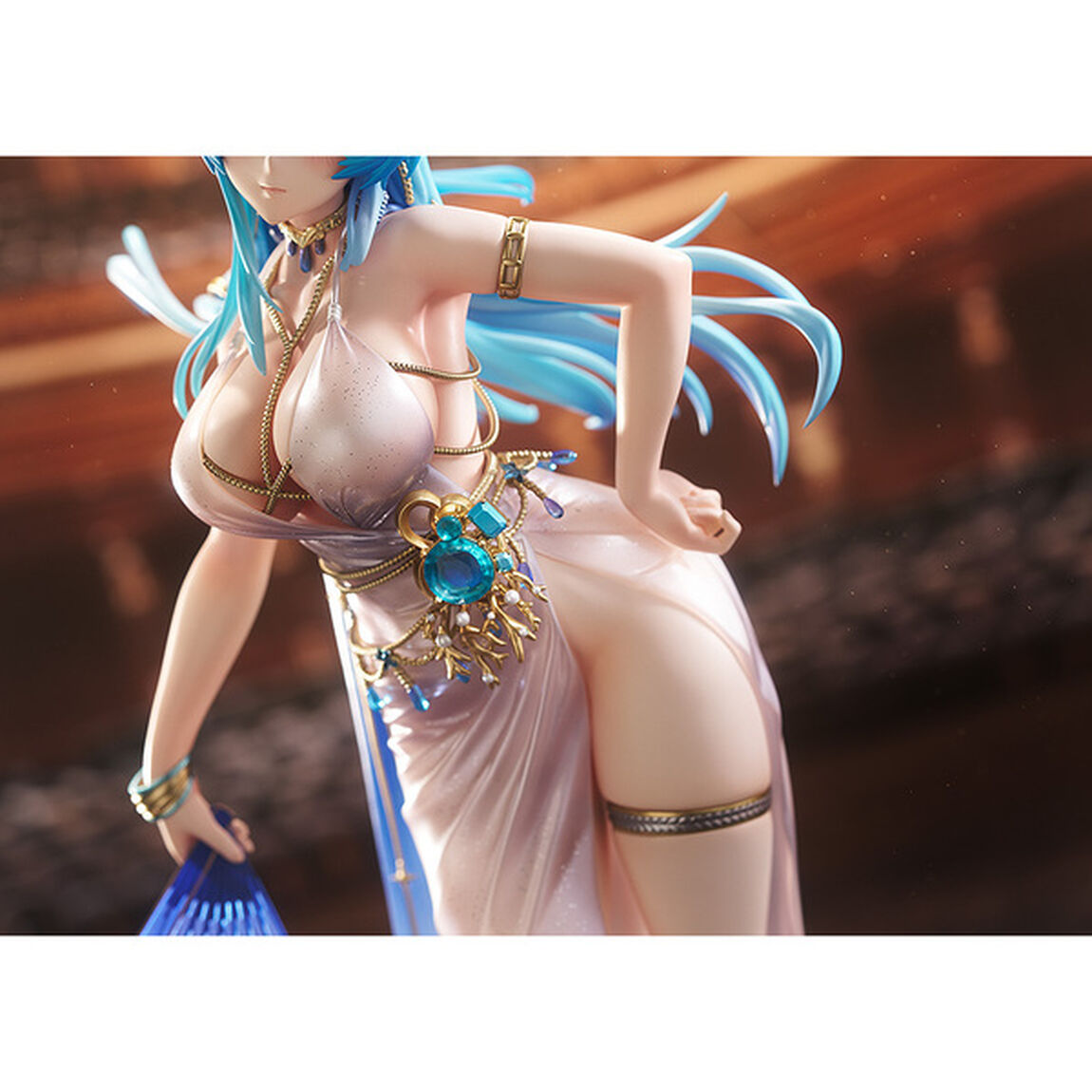 勝利の女神：NIKKEヘルム - シャンデリアライト（2027年1月以降発売予定）
