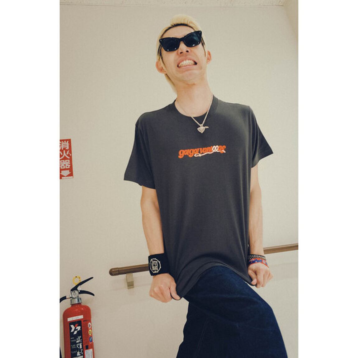 【go!go!vanillas】Dig A Pony Tシャツ Charcoal Black XLサイズ