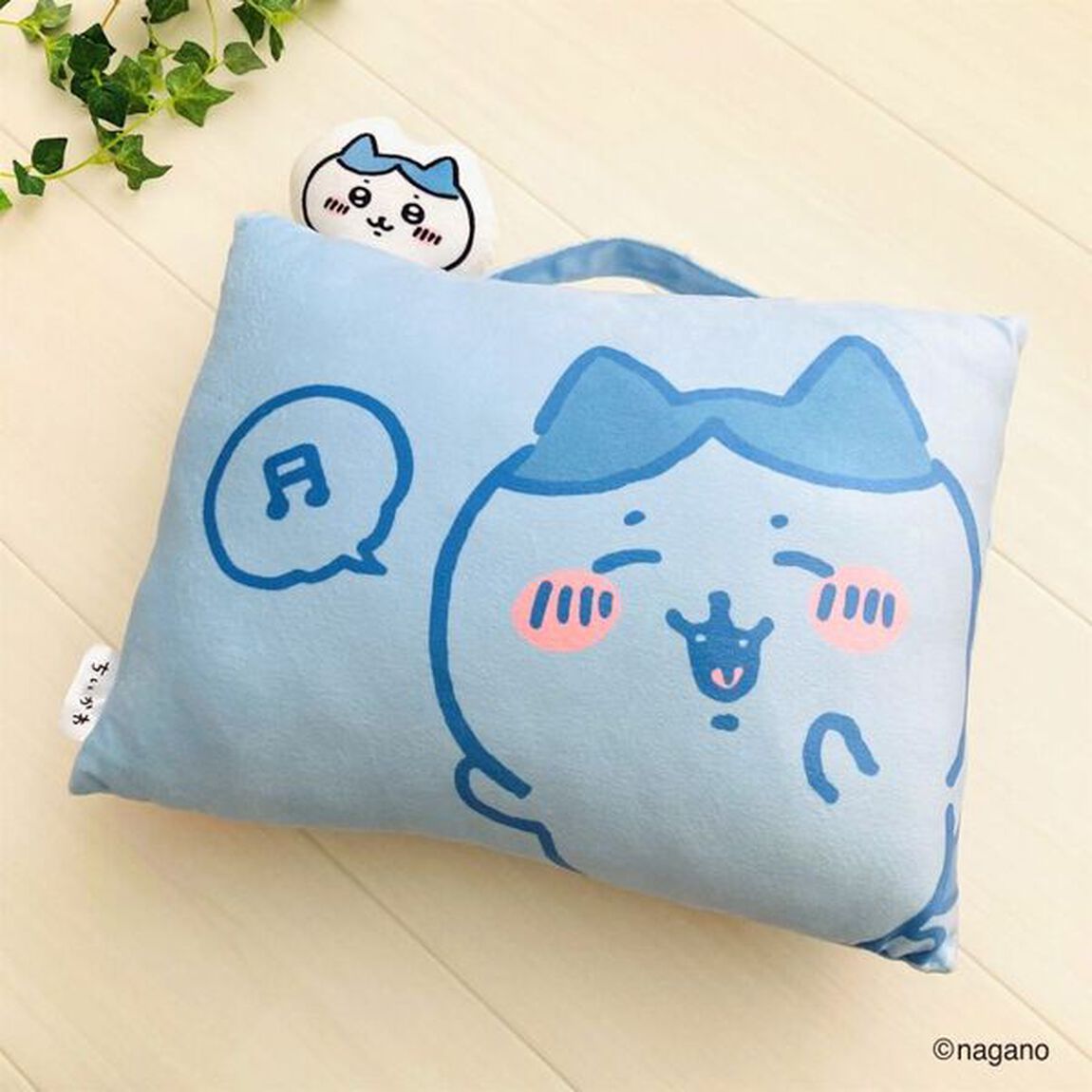 なんか小さくてかわいいまくら　ハチワレ