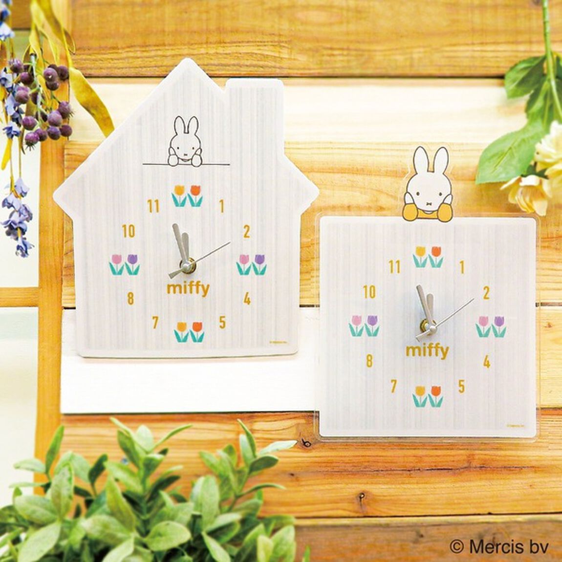 アクリル時計　スクエア　ｍｉｆｆｙ