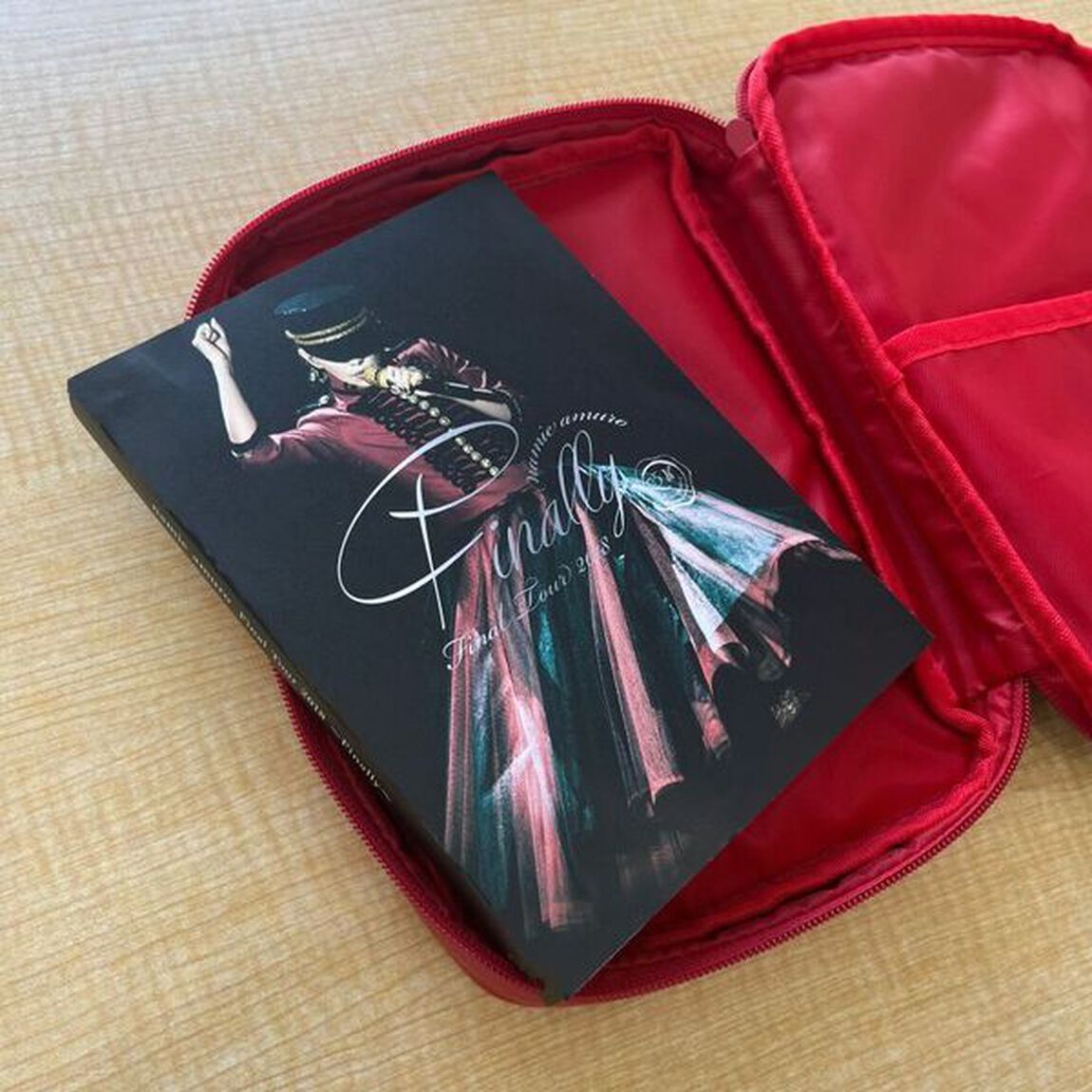 WE ハート（LOVE） NAMIE HANABI SHOW 2023　ポーチ(レッド)