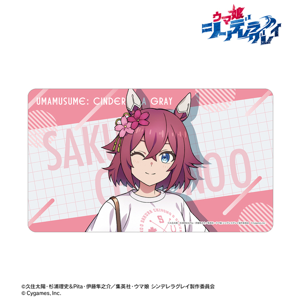 アニメ『ウマ娘 シンデレラグレイ』 サクラチヨノオー マルチデスクマット POP UP SHOP in マルイ（2026年5月下旬以降発売予定）